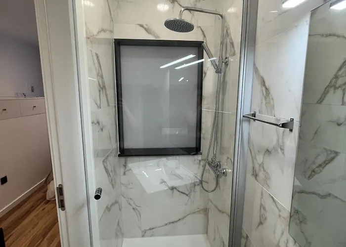 Private 1 Bedroom House In Centre 度假居